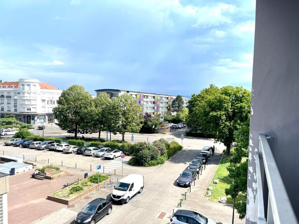 Cool Studio Saint Louis Vicino Stazione/Aereoporto Appartement Buitenkant foto
