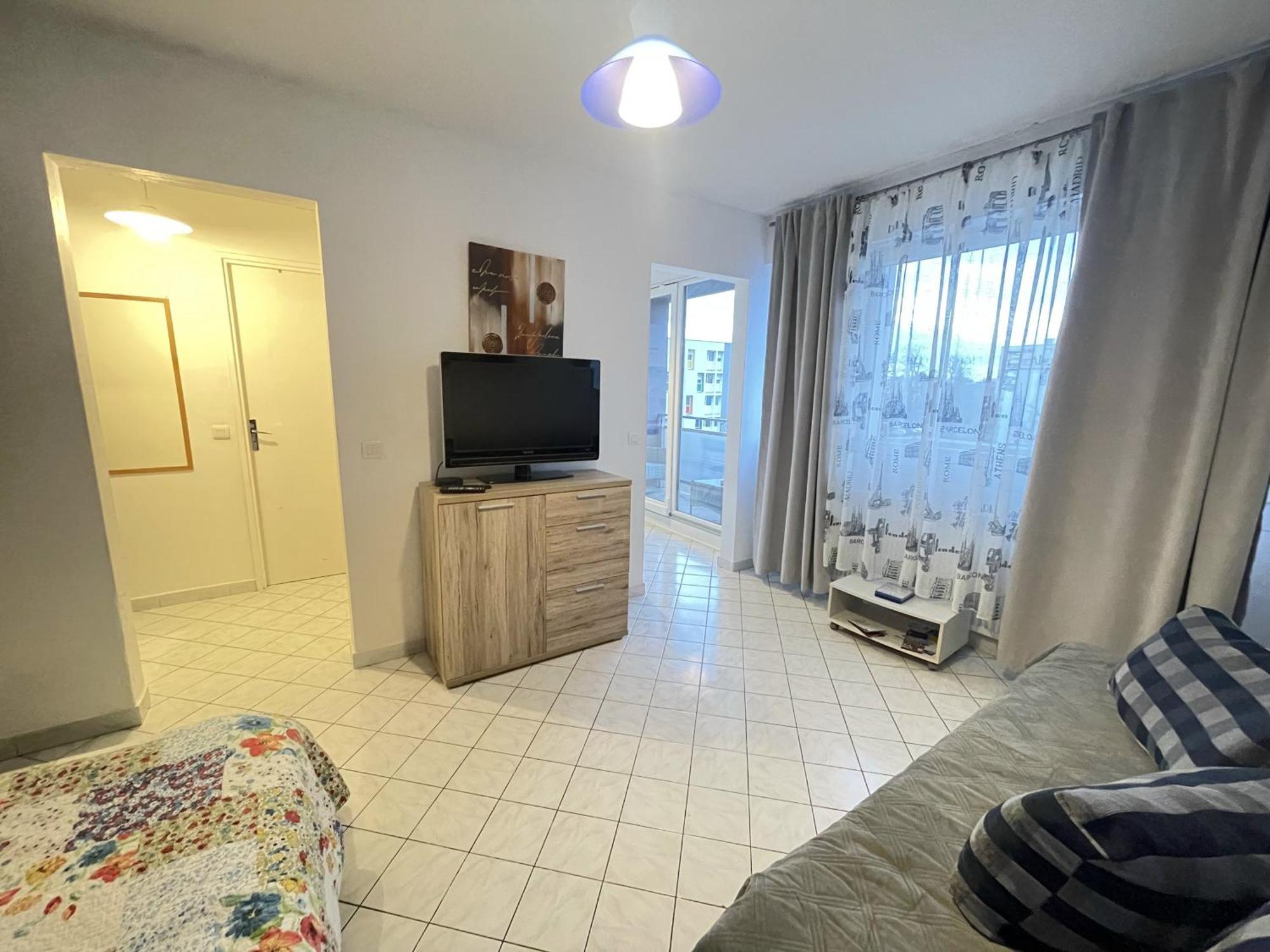 Cool Studio Saint Louis Vicino Stazione/Aereoporto Appartement Buitenkant foto