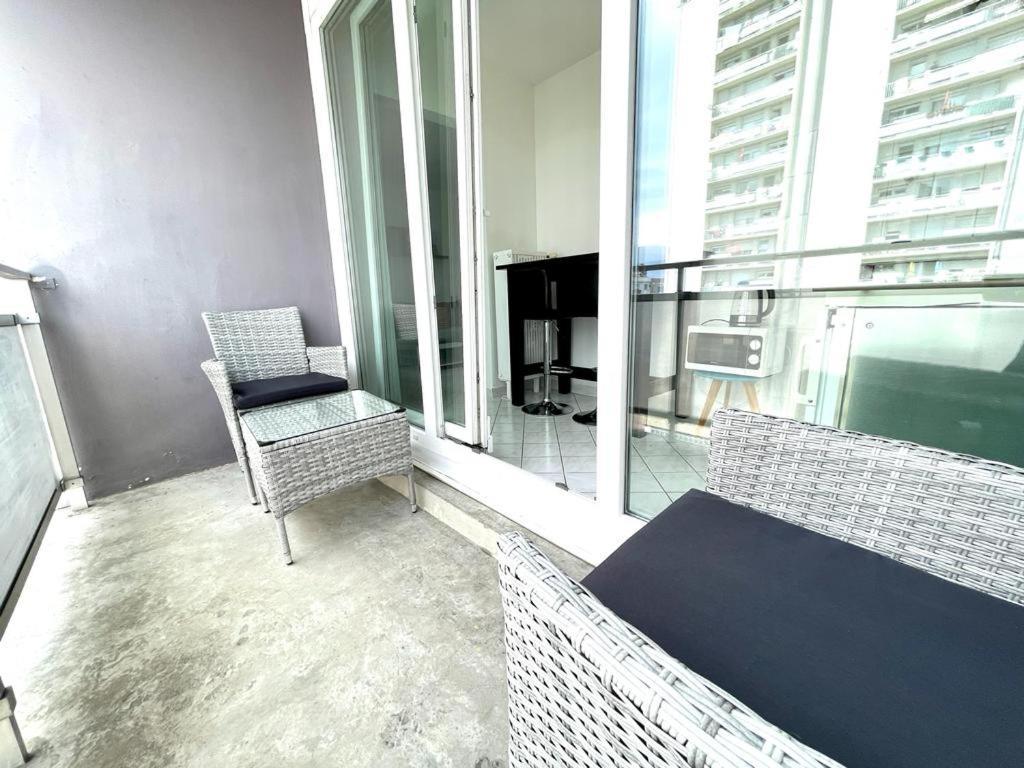 Cool Studio Saint Louis Vicino Stazione/Aereoporto Appartement Buitenkant foto