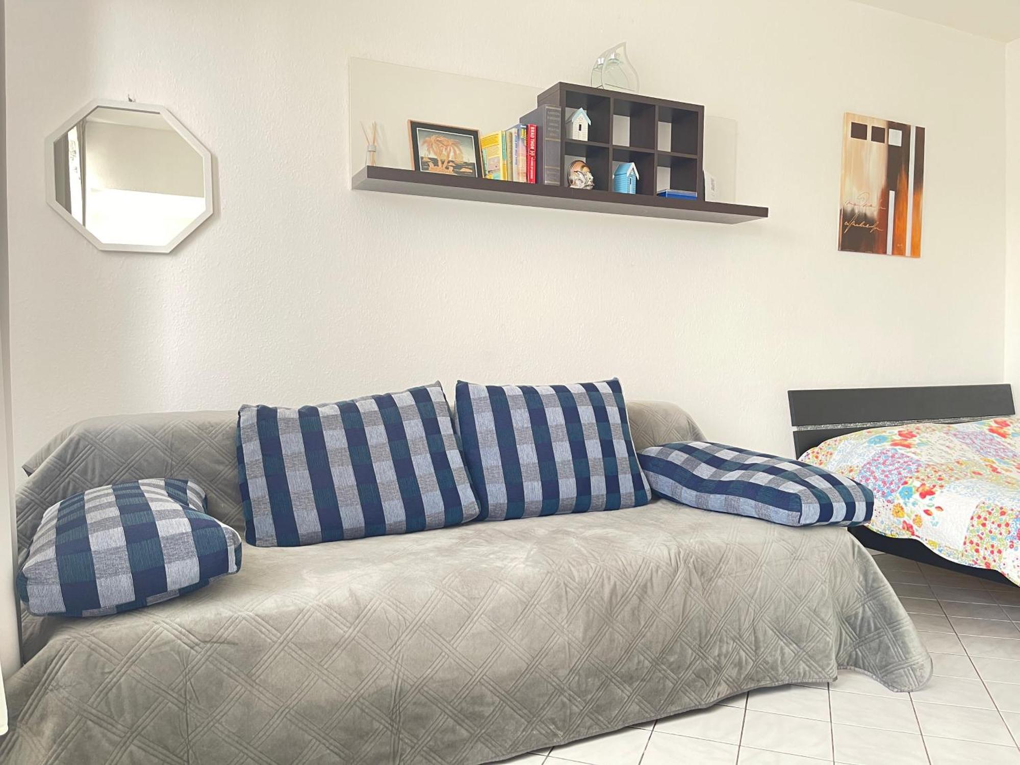 Cool Studio Saint Louis Vicino Stazione/Aereoporto Appartement Buitenkant foto