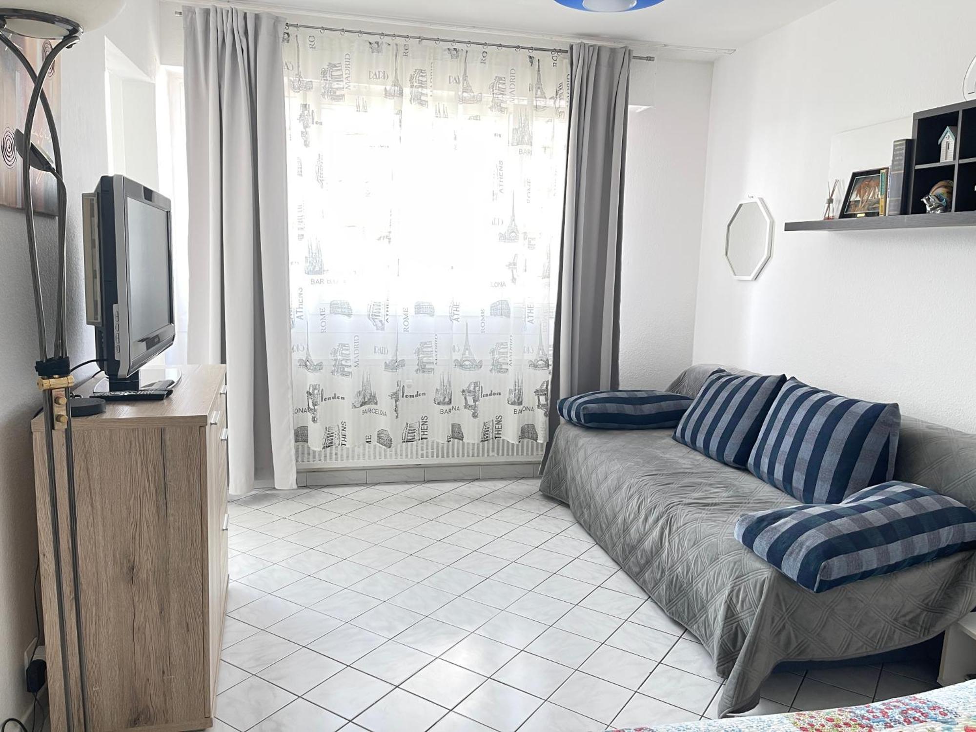 Cool Studio Saint Louis Vicino Stazione/Aereoporto Appartement Buitenkant foto